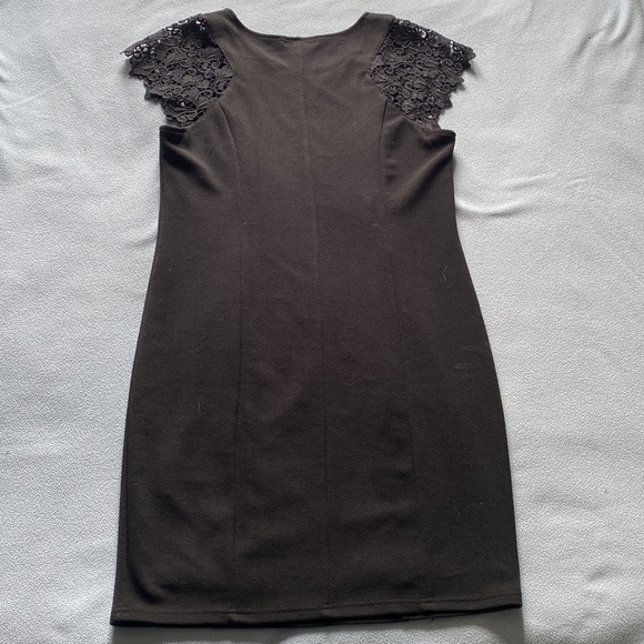 2 Dress Bundle - Picture 9 of 9